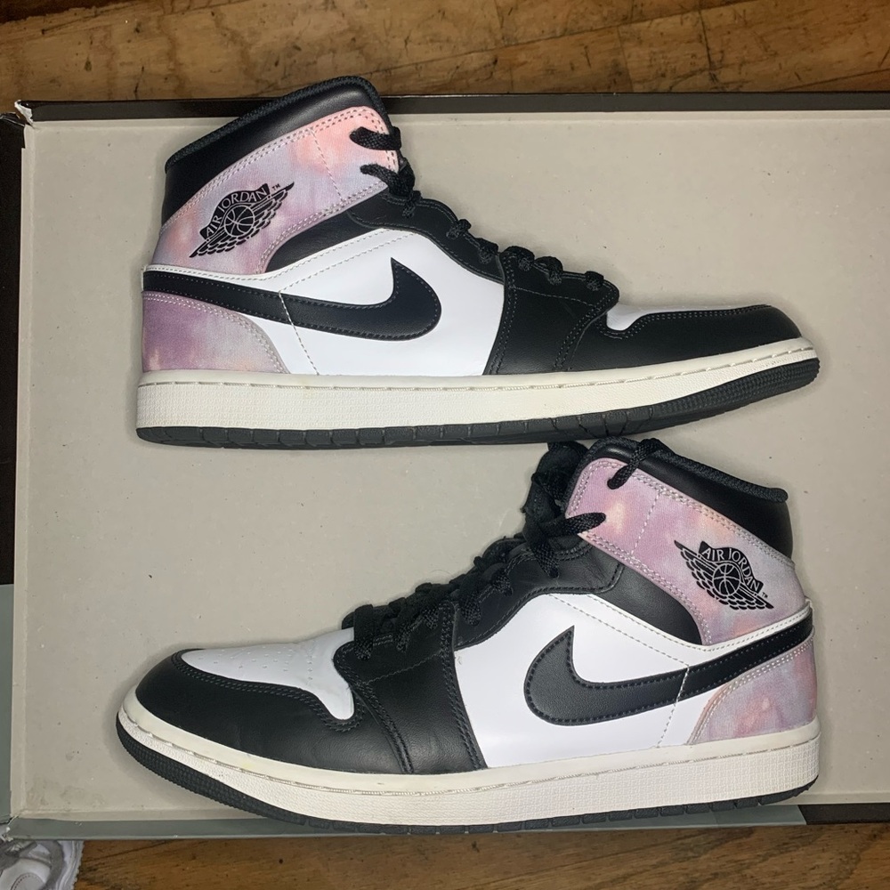 Size 11 - Air Jordan 1 SE Mid Zen Master